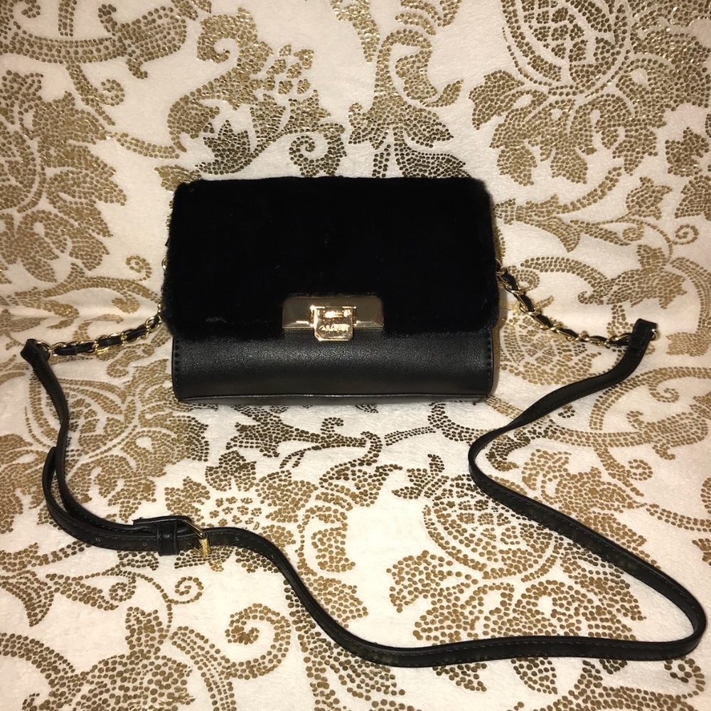 Beautiful Velvet Cross Body Purse! Sold out